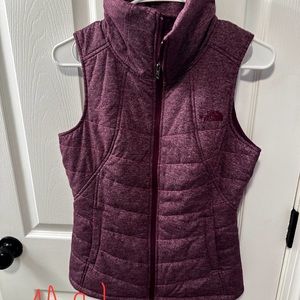 Women’s north face insulated vest (S)